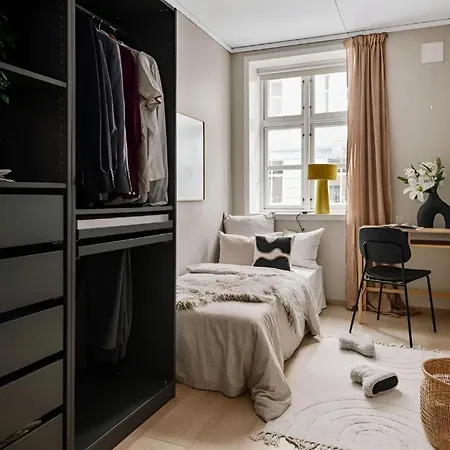 Flat With Shared Quiet Courtyard برغن