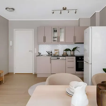 Flat With Shared Quiet Courtyard * برغن