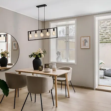 Flat With Shared Quiet Courtyard شقة